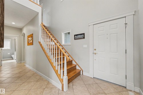 607 Dartmouth Point(E), Edmonton, AB - Indoor Photo Showing Other Room