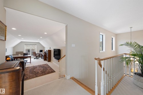 607 Dartmouth Point(E), Edmonton, AB - Indoor Photo Showing Other Room