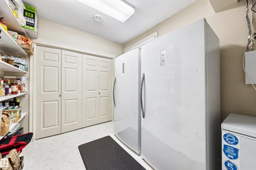 607 Dartmouth Point(E), Edmonton, AB - Indoor
