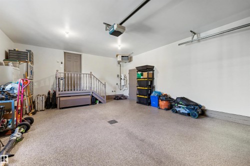 607 Dartmouth Point(E), Edmonton, AB - Indoor Photo Showing Garage