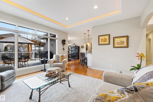 607 Dartmouth Point(E), Edmonton, AB - Indoor Photo Showing Living Room