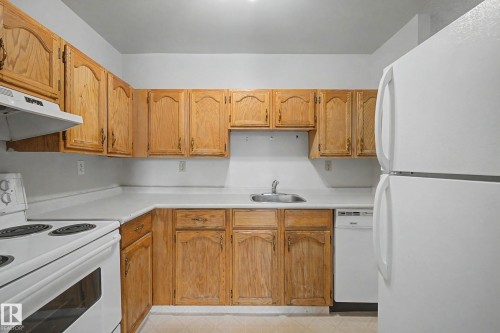 608 10125 109 Street, Edmonton, AB - Indoor Photo Showing Kitchen