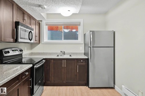 9483 227 Street, Edmonton, AB - Indoor Photo Showing Kitchen