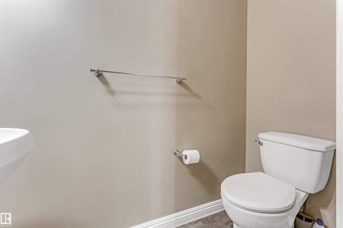 3236 26 Avenue, Edmonton, AB - Indoor Photo Showing Bathroom