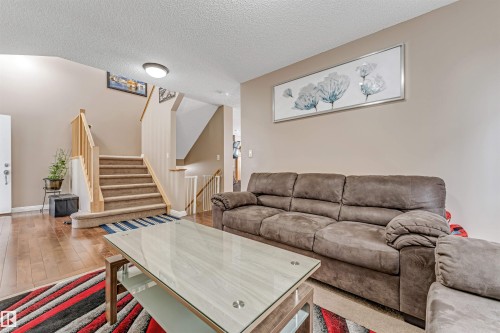 3236 26 Avenue, Edmonton, AB - Indoor Photo Showing Living Room