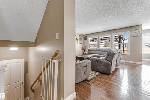 3236 26 Avenue, Edmonton, AB - Indoor