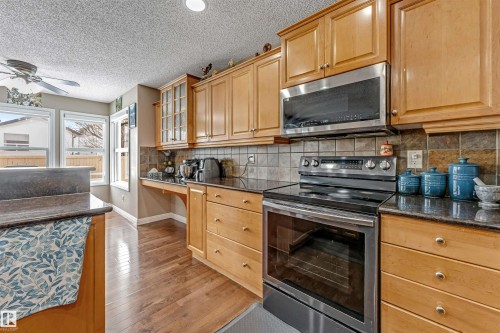 3236 26 Avenue, Edmonton, AB - Indoor Photo Showing Kitchen