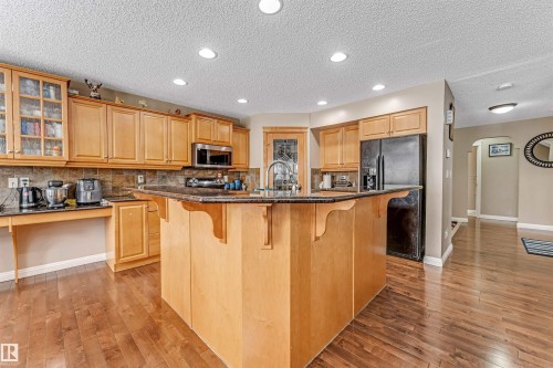 3236 26 Avenue, Edmonton, AB - Indoor Photo Showing Kitchen