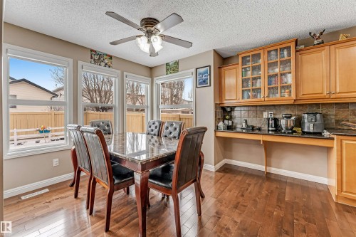 3236 26 Avenue, Edmonton, AB - Indoor Photo Showing Dining Room