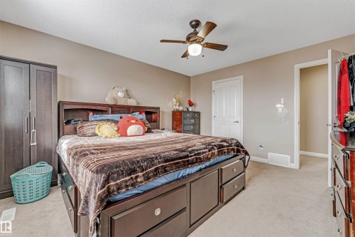 3236 26 Avenue, Edmonton, AB - Indoor Photo Showing Bedroom