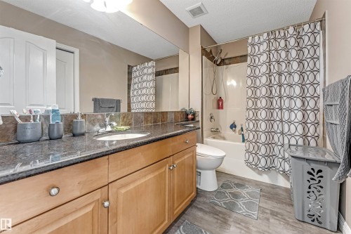 3236 26 Avenue, Edmonton, AB - Indoor Photo Showing Bathroom