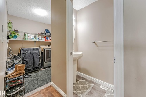 3236 26 Avenue, Edmonton, AB - Indoor