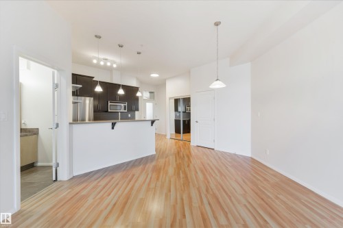 405 10531 117 Street, Edmonton, AB - Indoor Photo Showing Kitchen