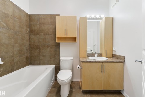 405 10531 117 Street, Edmonton, AB - Indoor Photo Showing Bathroom
