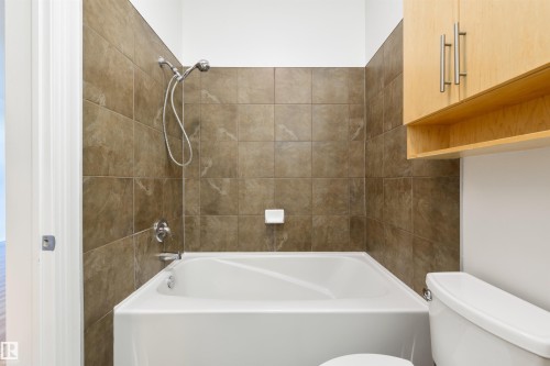 405 10531 117 Street, Edmonton, AB - Indoor Photo Showing Bathroom