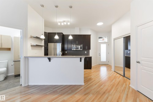 405 10531 117 Street, Edmonton, AB - Indoor Photo Showing Kitchen