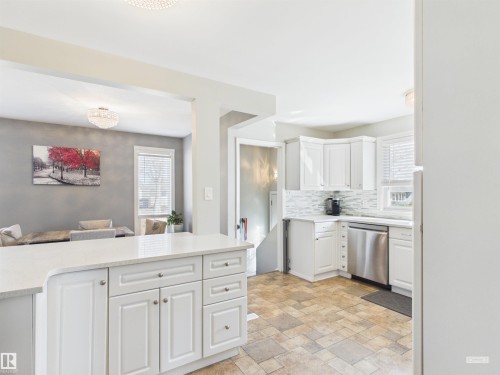 8919 95 Avenue, Fort Saskatchewan, AB - Indoor Photo Showing Kitchen
