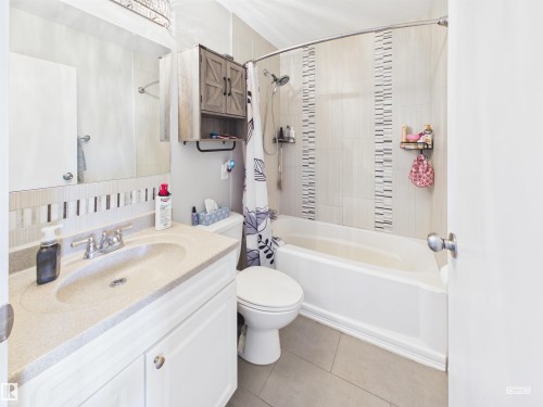 8919 95 Avenue, Fort Saskatchewan, AB - Indoor Photo Showing Bathroom