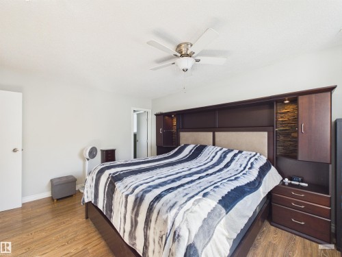 8919 95 Avenue, Fort Saskatchewan, AB - Indoor Photo Showing Bedroom
