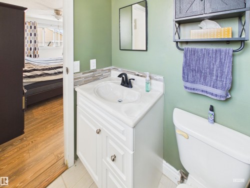 8919 95 Avenue, Fort Saskatchewan, AB - Indoor Photo Showing Bathroom
