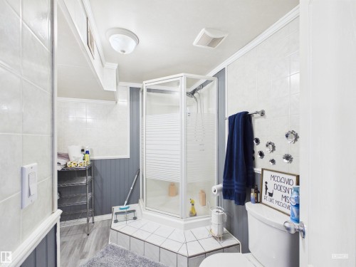 8919 95 Avenue, Fort Saskatchewan, AB - Indoor Photo Showing Bathroom