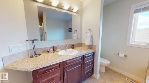 34 Vale Terrace, Fort Saskatchewan, AB - Indoor Photo Showing Bathroom