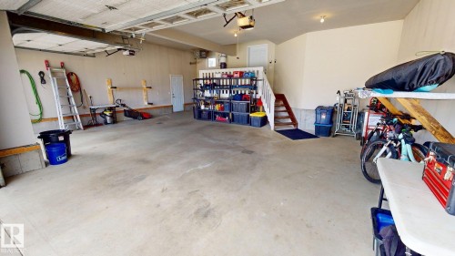 34 Vale Terrace, Fort Saskatchewan, AB - Indoor Photo Showing Garage