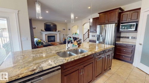 34 Vale Terrace, Fort Saskatchewan, AB - Indoor Photo Showing Kitchen With Double Sink With Upgraded Kitchen