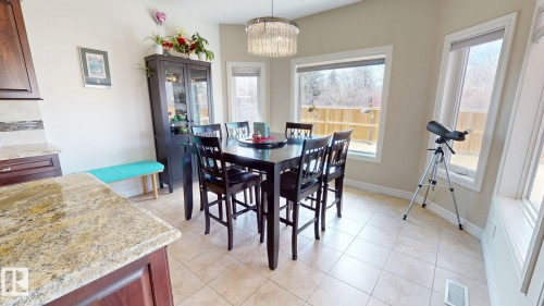 34 Vale Terrace, Fort Saskatchewan, AB - Indoor Photo Showing Dining Room
