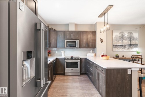 2819 Maple Way, Edmonton, AB - Indoor Photo Showing Kitchen With Upgraded Kitchen