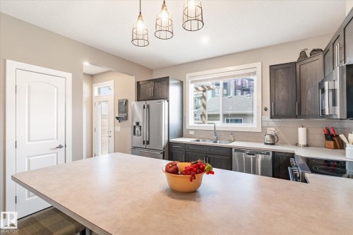 2819 Maple Way, Edmonton, AB - Indoor Photo Showing Kitchen With Double Sink