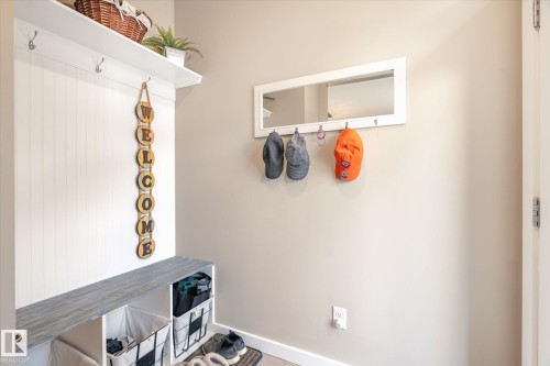 2819 Maple Way, Edmonton, AB - Indoor
