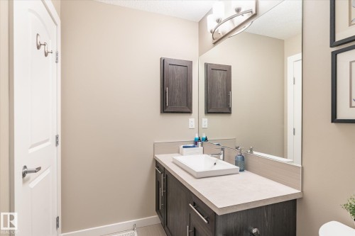 2819 Maple Way, Edmonton, AB - Indoor Photo Showing Bathroom