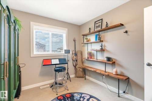 2819 Maple Way, Edmonton, AB - Indoor Photo Showing Other Room