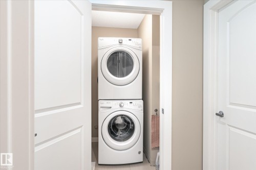 2819 Maple Way, Edmonton, AB - Indoor Photo Showing Laundry Room