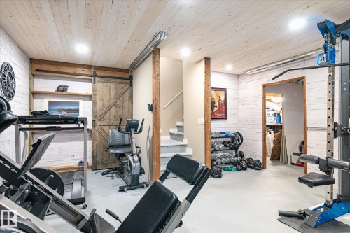 2819 Maple Way, Edmonton, AB - Indoor Photo Showing Gym Room