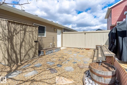 2819 Maple Way, Edmonton, AB - Outdoor With Exterior