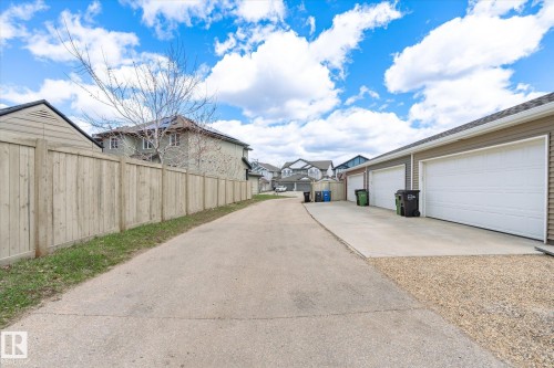 2819 Maple Way, Edmonton, AB - Outdoor