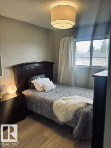 8009 97 Avenue, Fort Saskatchewan, AB - Indoor Photo Showing Bedroom
