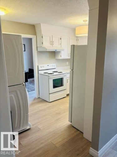8009 97 Avenue, Fort Saskatchewan, AB - Indoor Photo Showing Kitchen