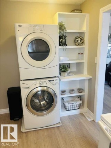 8009 97 Avenue, Fort Saskatchewan, AB - Indoor Photo Showing Laundry Room