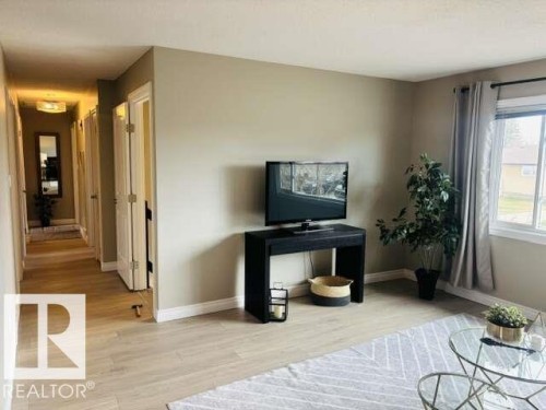 8009 97 Avenue, Fort Saskatchewan, AB - Indoor