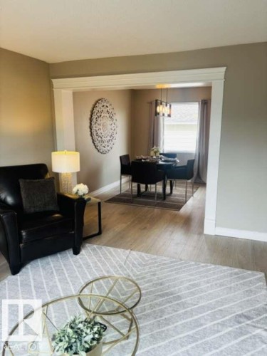 8009 97 Avenue, Fort Saskatchewan, AB - Indoor Photo Showing Living Room