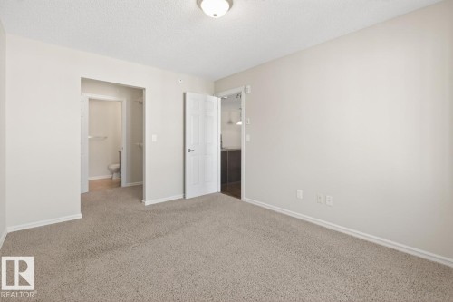 404 2204 44 Avenue, Edmonton, AB - Indoor Photo Showing Other Room