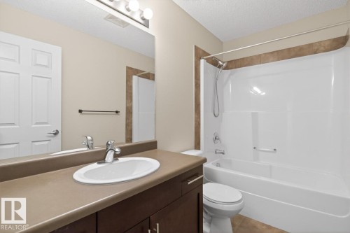 404 2204 44 Avenue, Edmonton, AB - Indoor Photo Showing Bathroom