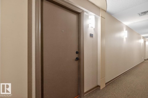 404 2204 44 Avenue, Edmonton, AB - Indoor Photo Showing Other Room
