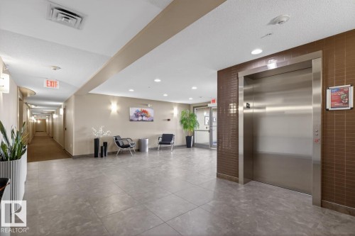 404 2204 44 Avenue, Edmonton, AB - Indoor Photo Showing Other Room