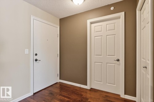 404 2204 44 Avenue, Edmonton, AB - Indoor Photo Showing Other Room