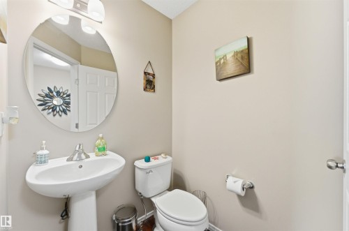 3039 Harvey Cr, Edmonton, AB - Indoor Photo Showing Bathroom