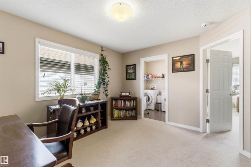 3039 Harvey Cr, Edmonton, AB - Indoor